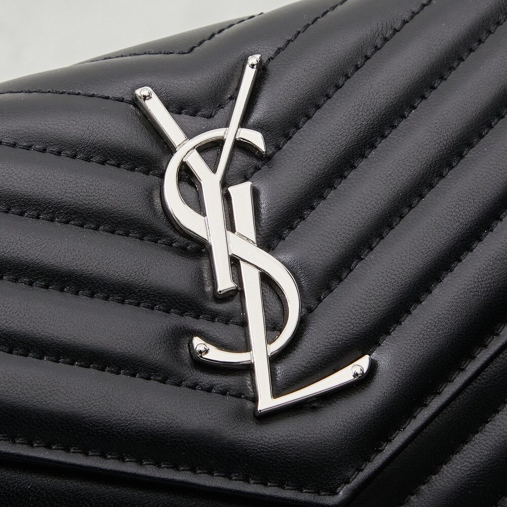 Yves Saint Laurent Envelope Medium Black Chevron Shoulder Bag - Picture 2 of 8